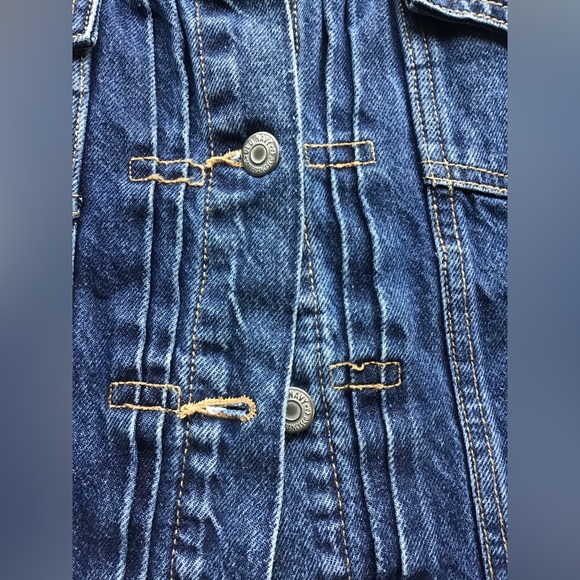 Old Navy Denim Jean Jacket size Medium - Picture 3 of 4